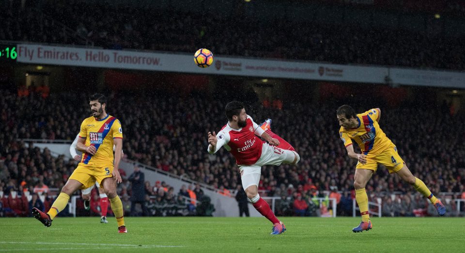  Olivier Giroud produces an incredible scorpion kick for Arsenal against Crystal Palace