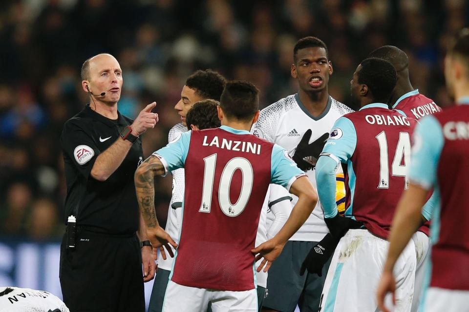  The ref showed Sofiane Feghouli an undeserved red card