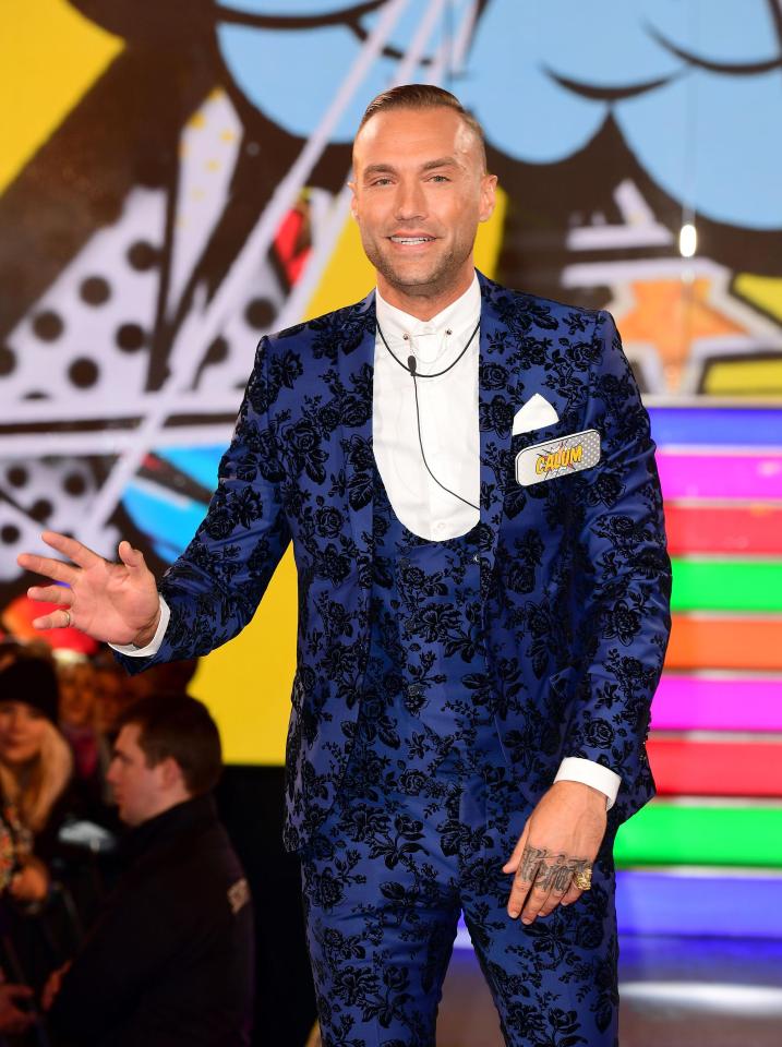  Calum Best opted for vibrant blue for his entrance