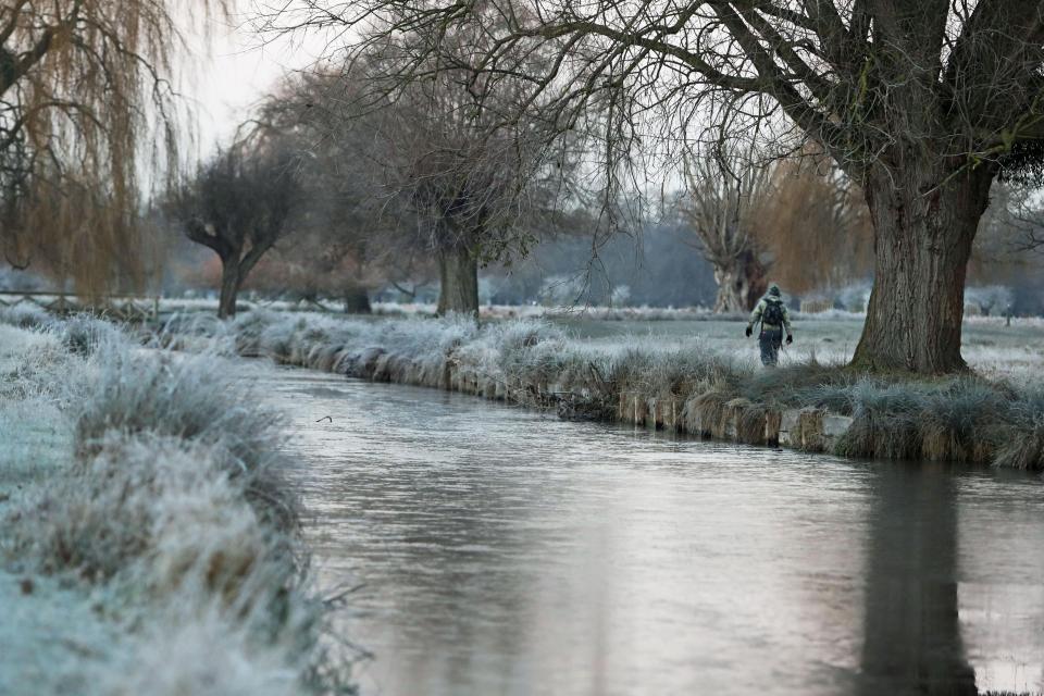  A lake froze over in Bushy Park near Hampton Court Palace this morning due to frozen conditions