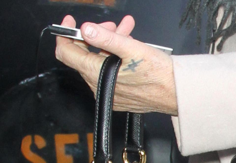  9. This Oscar-winner had to cover up her hand tattoo when playing The Queen