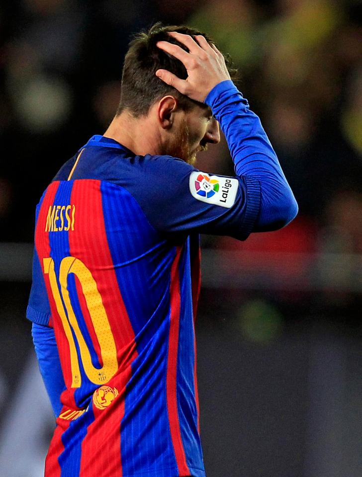  Barcelona may be forced to sell Messi if an agreement cannot be reached