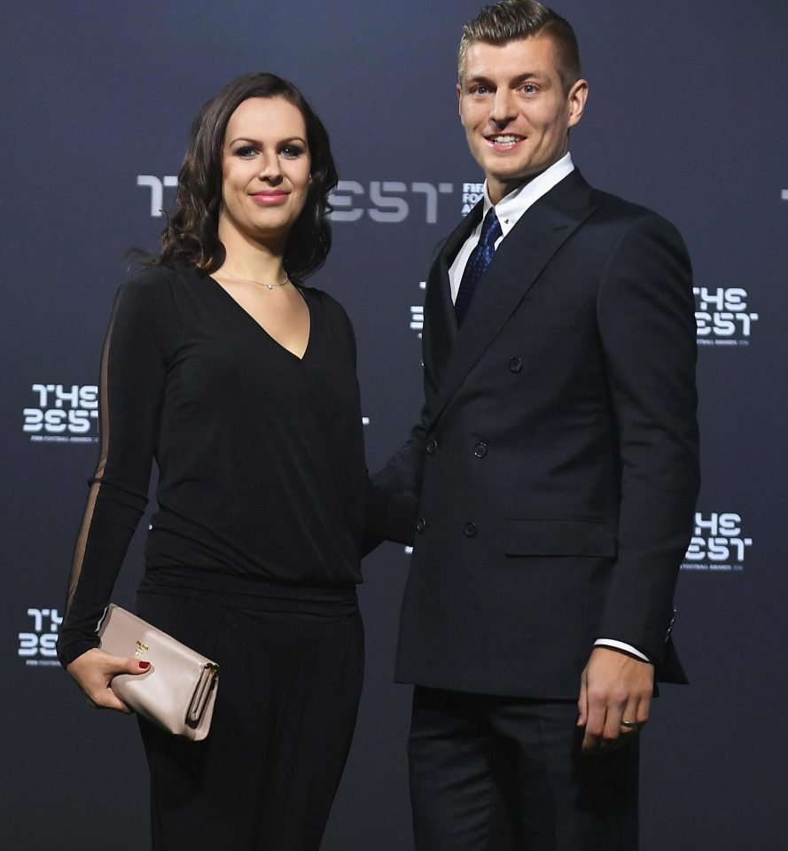  Real Madrid midfielder Toni Kroos and his wife Jessica Farber smile for the camera in Zurich