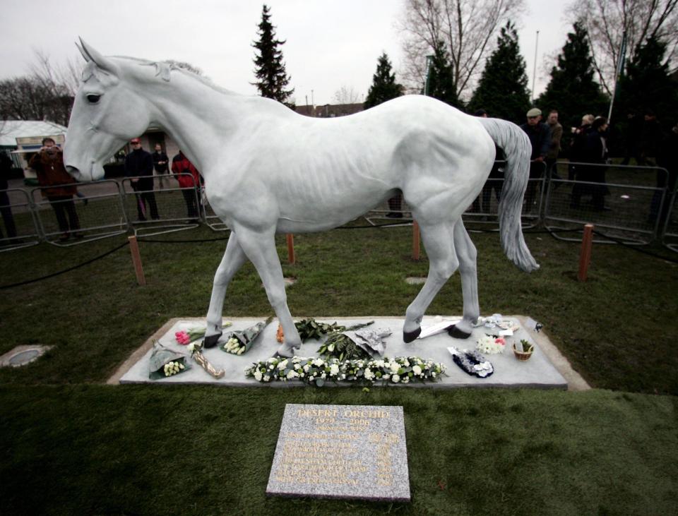  Desert Orchid memorial after horse died, which is at Kempton Racecourse in 2006