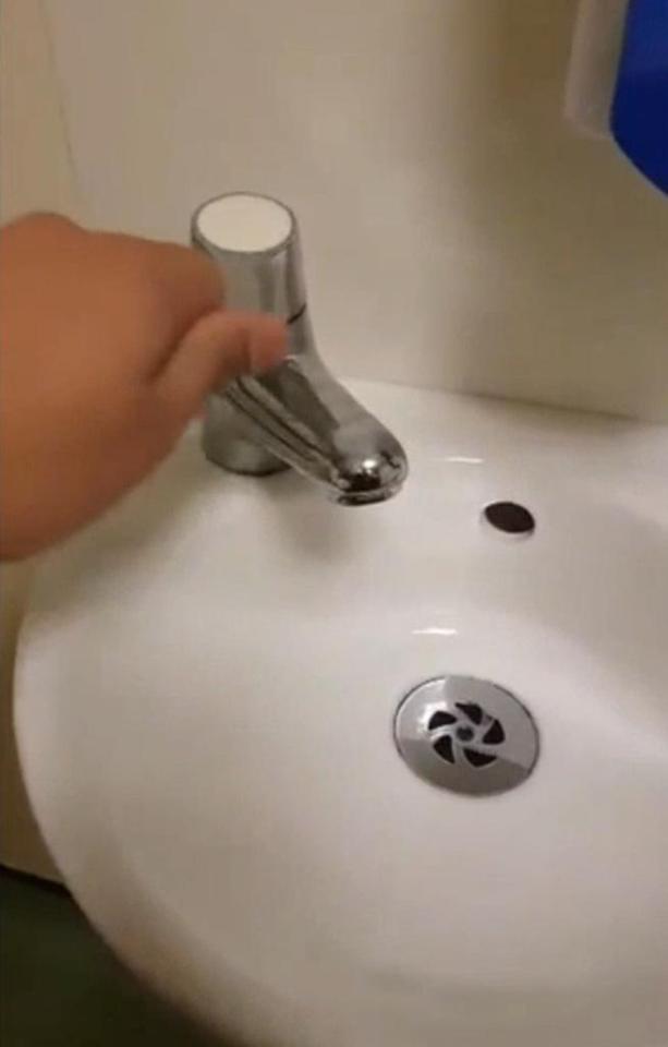  The taps ran dry, meaning those in the hospital could not wash their hands