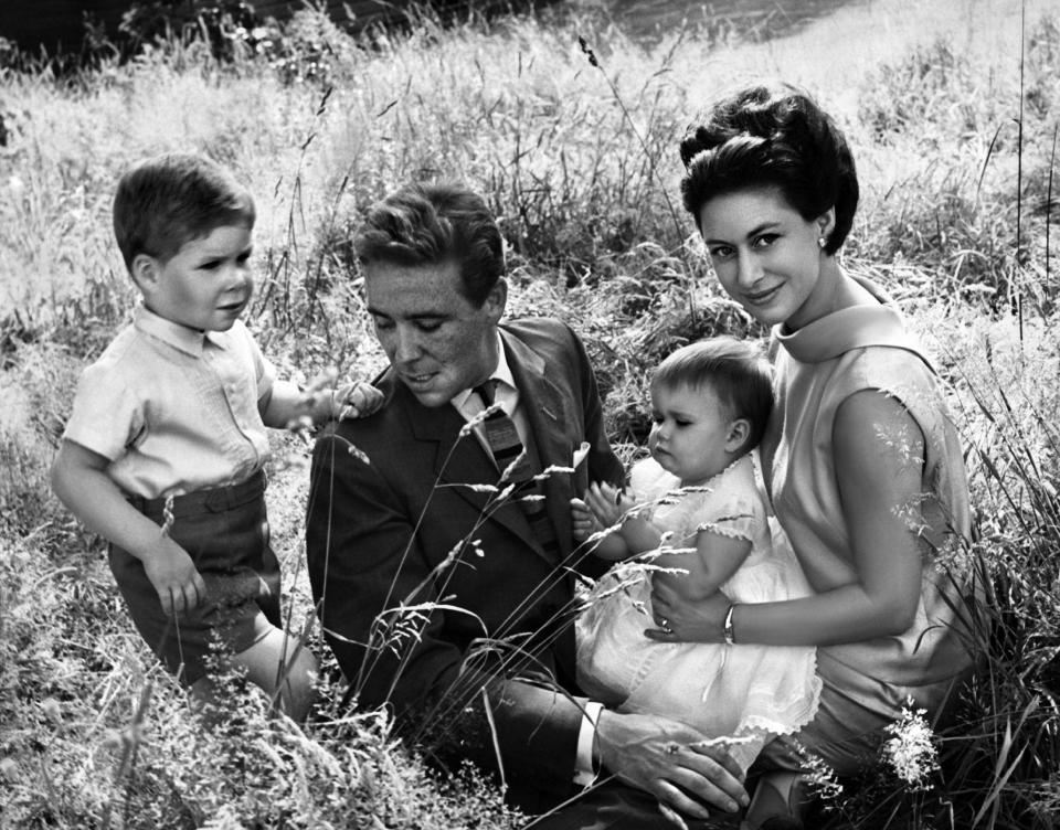  Lord Snowdon, Princess Margaret and their two children in June 1964