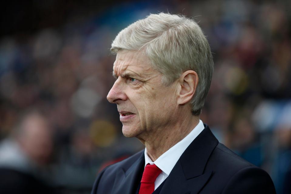  Arsene Wenger may be forced in to the transfer market