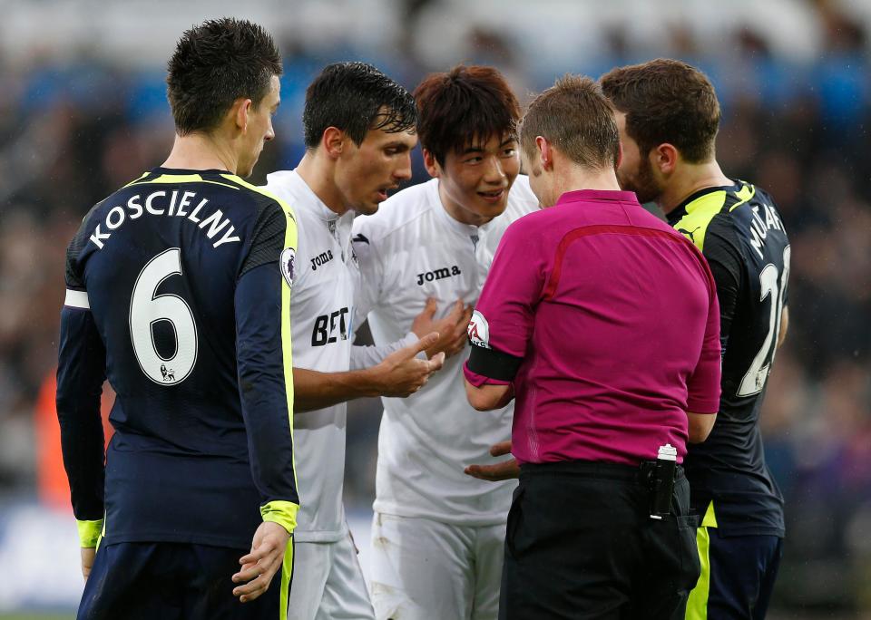  Ki Sung-yueng was outraged after being booked for simulation