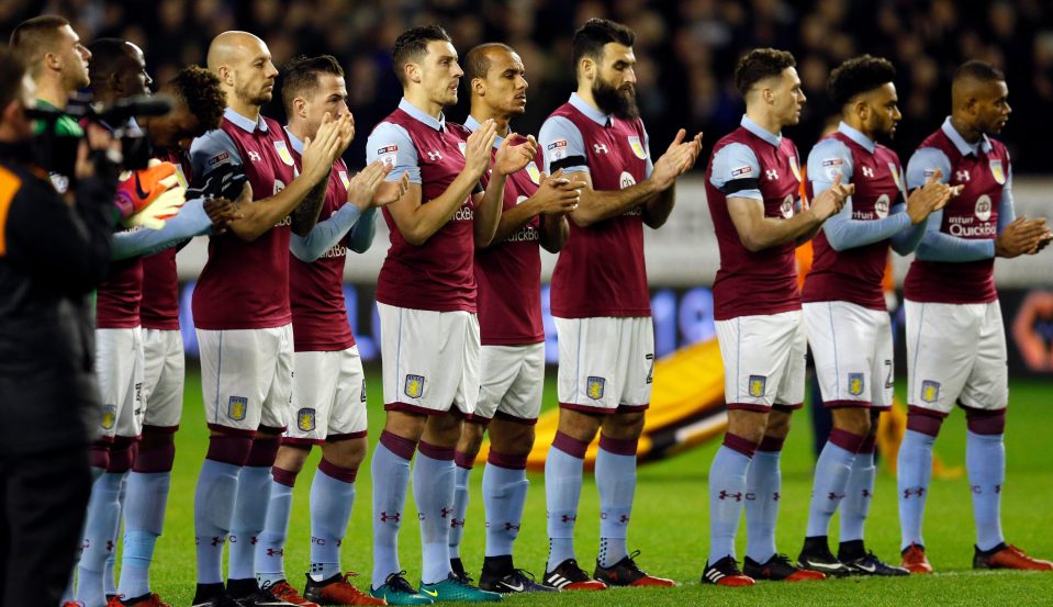  Villa players join the tribute to former Villa boss Graham Taylor