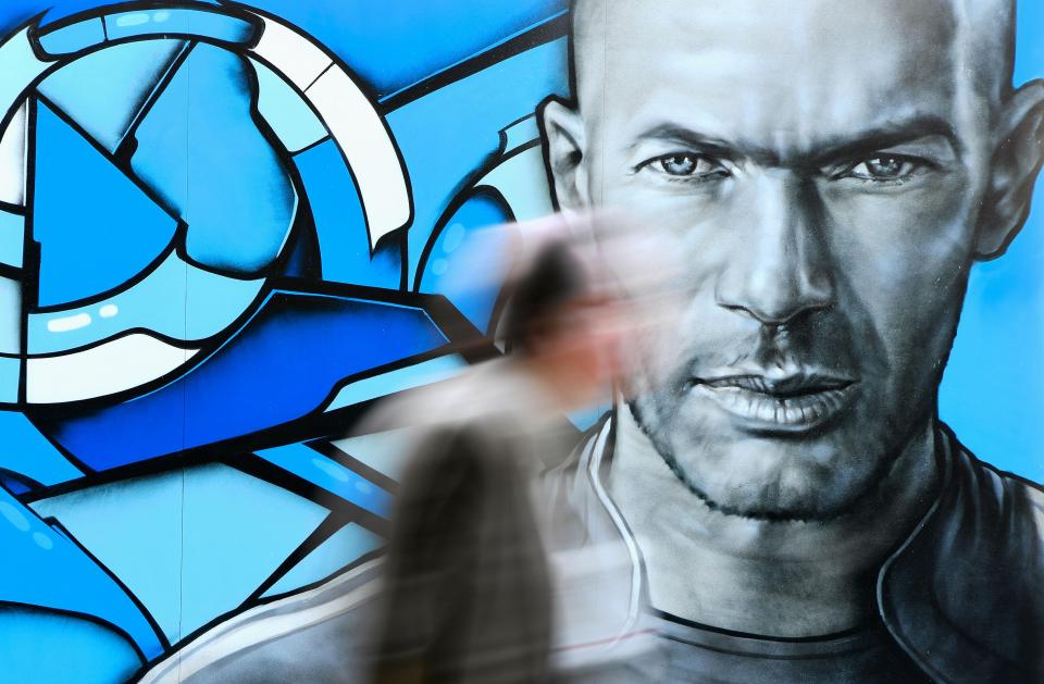  There is a Zinedine Zidane mural also in Paris at the Hotel de Ville