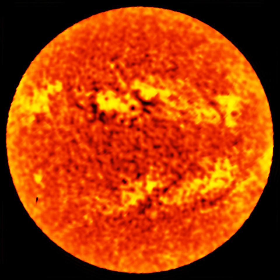  A map of the whole disc of the Sun was also made with a single ALMA antenna, using a technique called fast-scanning, at a wavelength of 1.25 millimetres