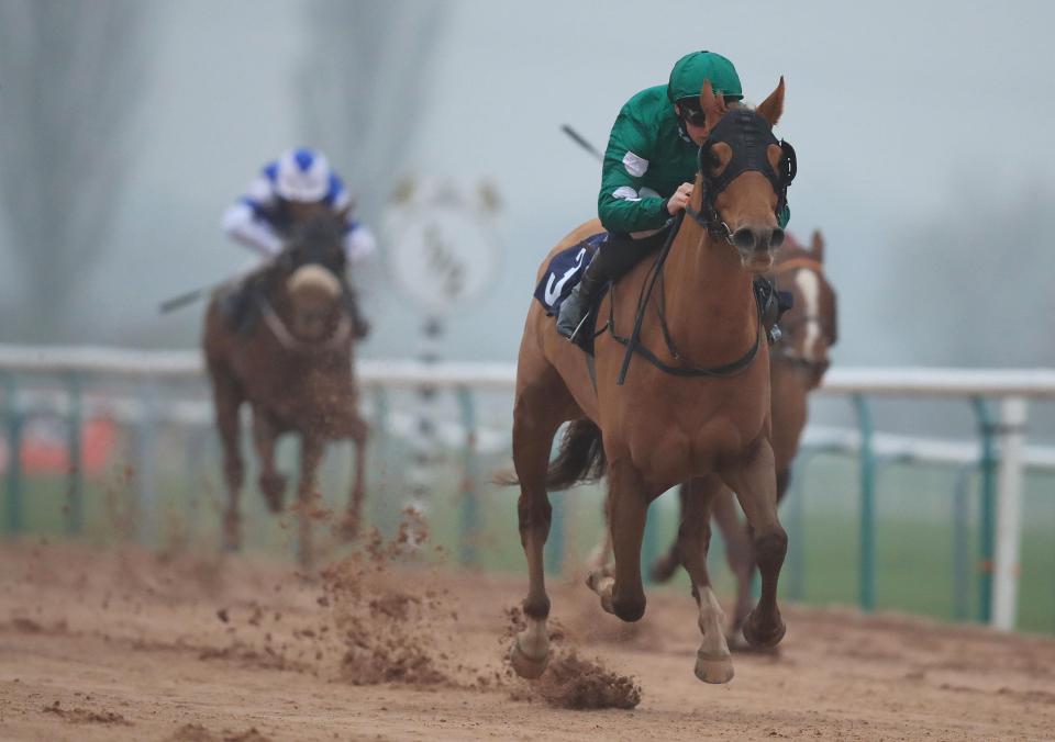  Zoravan ridden by Philip Makin wins the sunbets.co.uk Maiden Handicap at Southwell Racecourse