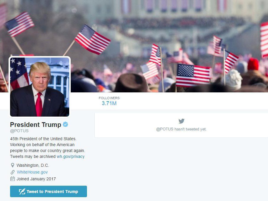  President Trump's Twitter account has been launched with a picture of Barack Obama's inauguration in 2009