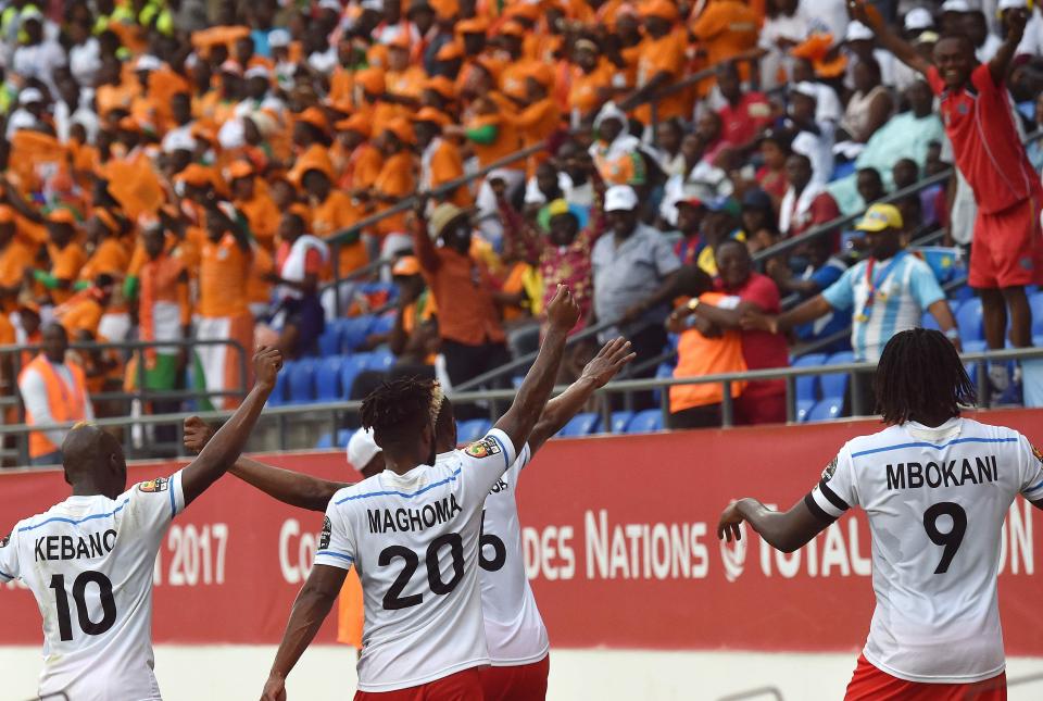  Democratic Republic of the Congo's players acknowledge supporters