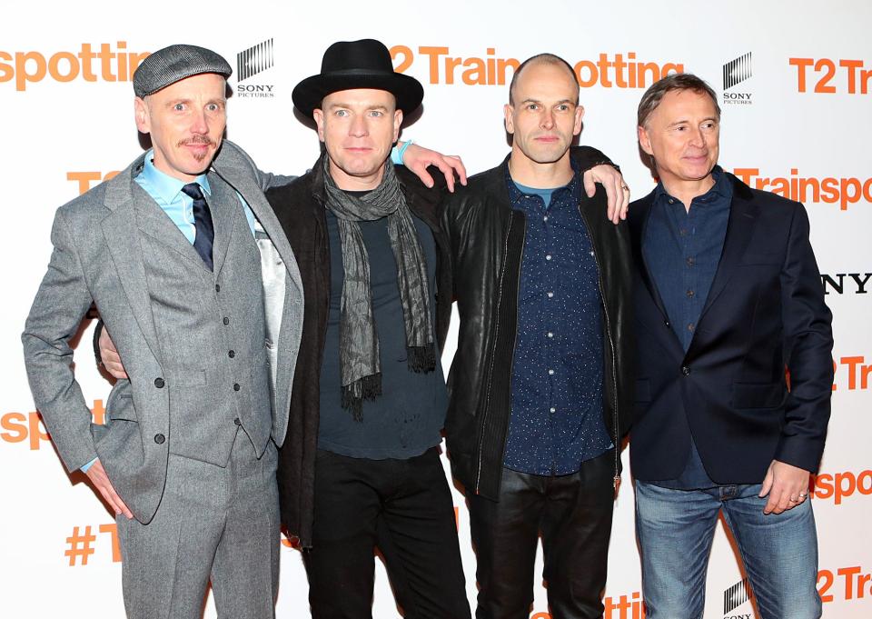  Robert with his co-stars at the T2 Trainspotting premiere in London