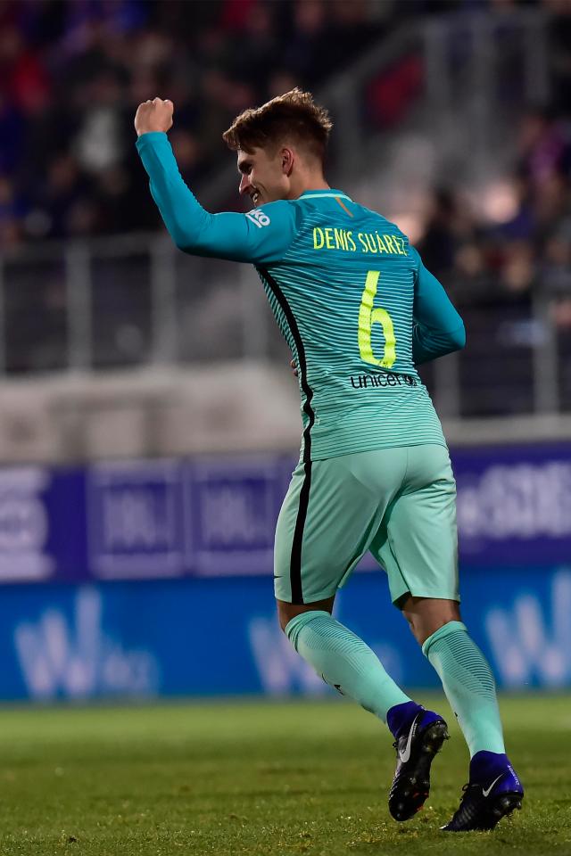  Denis Suarez celebrates scoring Barca's first goal