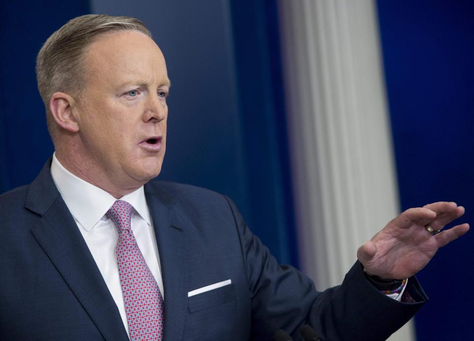  President’s spokesman Sean Spicer lambasted journalists for correctly reporting inauguration numbers