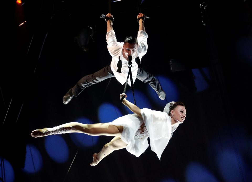  Artists "Sky Angels", winner of a Golden Clown award, perform during the gala of the 41st Monte-Carlo