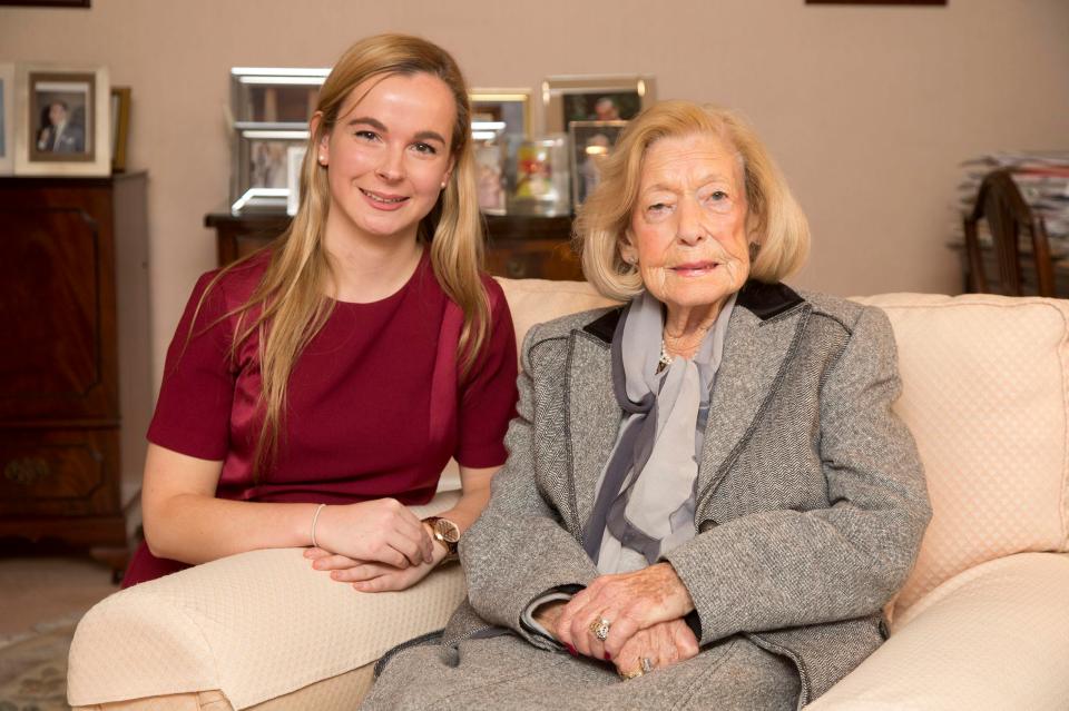  Gena met with Sun Online reporter Josie Griffiths to share her tale