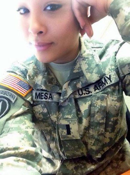  This member of the US Army was thanked for her service after posing for a selfie in her combats