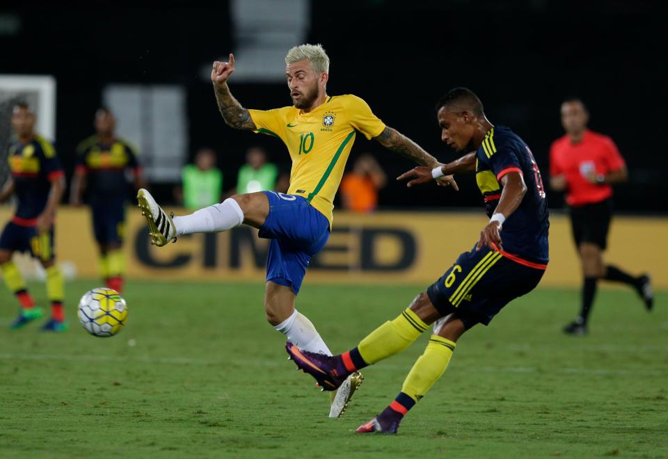  Colombia's William Tesillo is closed down by Lucas Lima in the early stages