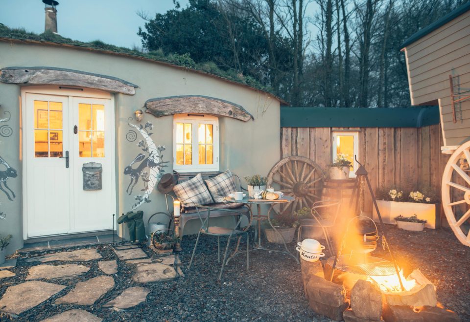  Holidaymakers can eat al-fresco at the unique hideaway that is made from two wagons