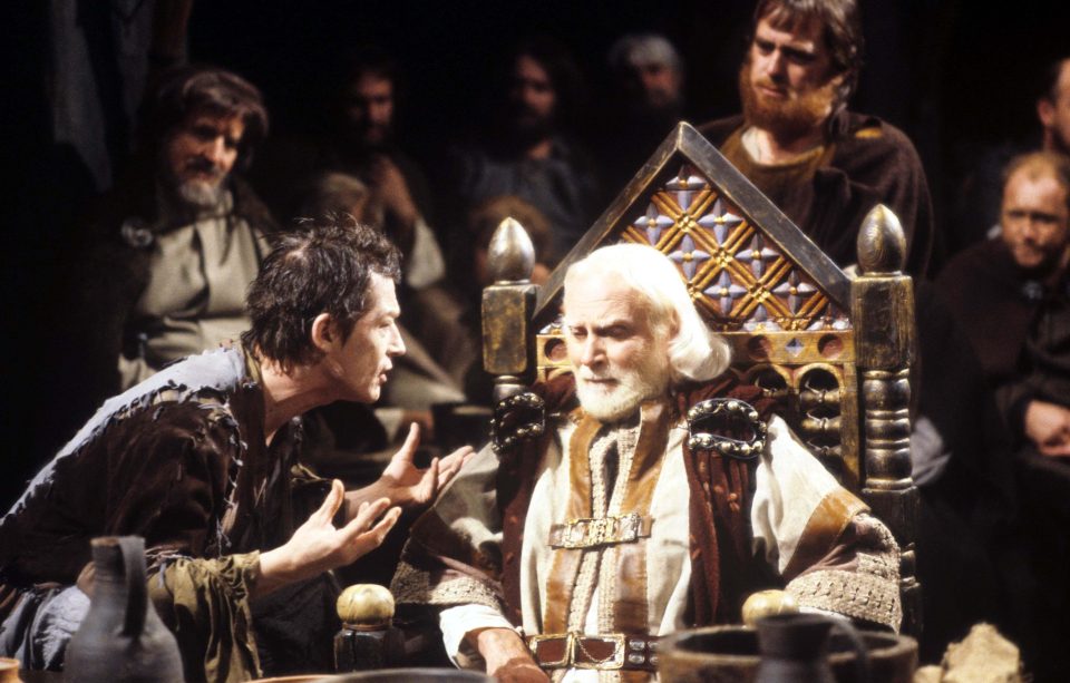  John Hurt as the Fool alongside Laurence Olivier as King Lear