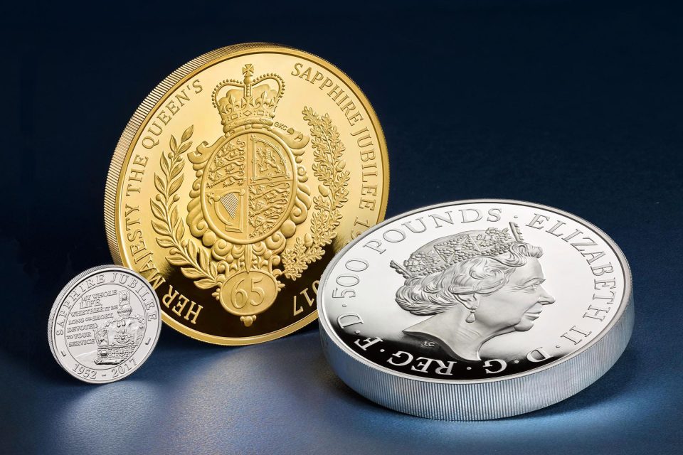  The brilliant new £5 piece, which features the imperial state crown on the reverse, is dwarfed by £1,000 gold and £500 silver proof kilo coins