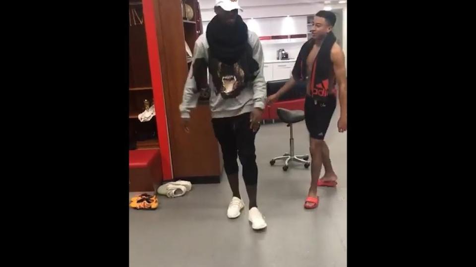  Paul Pogba and Jesse Lingard both strolled around the dressing room together