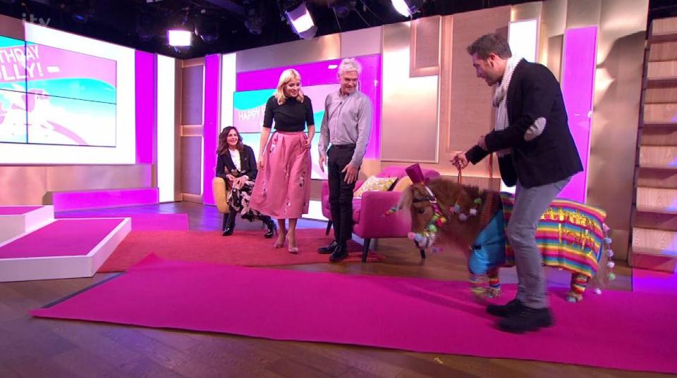  Holly Willoughby received a unicorn for her birthday on Thursday's This Morning