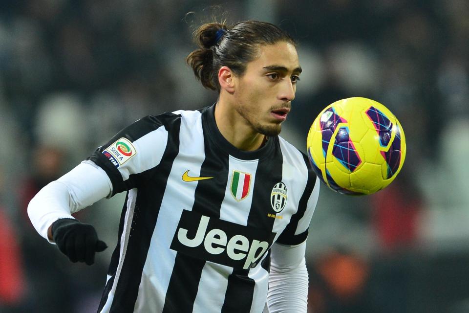  Free agent Martin Caceres is expected to sign for Southampton