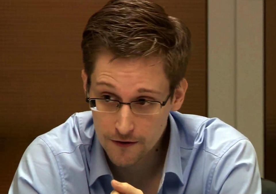  Edward Snowden could be offered to the US as a 'gift', it has been claimed