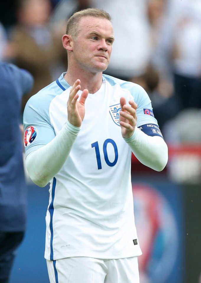  Wayne Rooney rejected a sensational move to the Chinese Super League because he wants to break legendary keeper Peter Shilton's England record