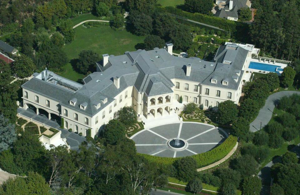  The mansion is bigger than the White House, with 123 rooms