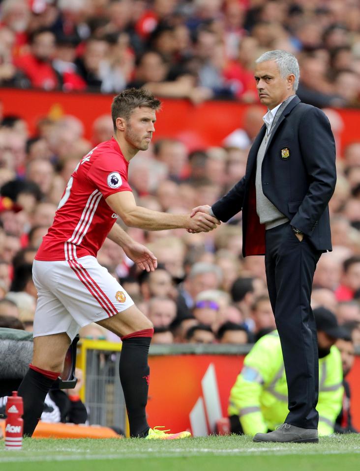  Michael Carrick will have to take a pay cut if he wants to stay at Old Trafford for another year