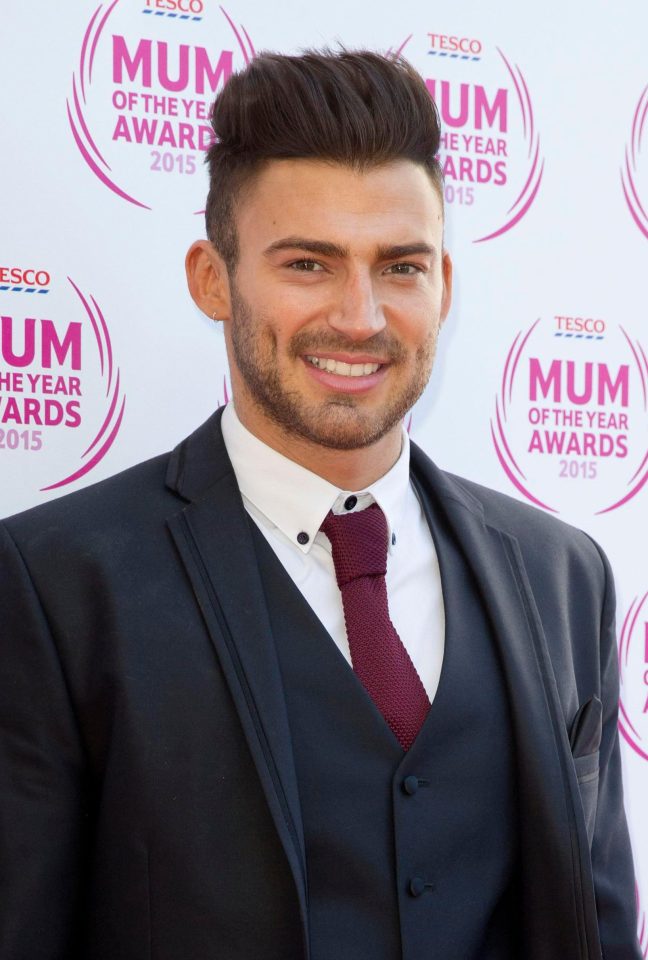  Jake Quickenden is a reserve skier on the show