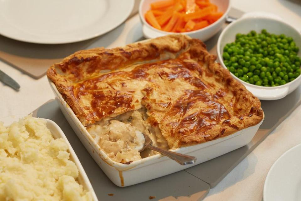  This chicken and mushroom pie with vegetables looks delicious... and it won't cost you a fortune