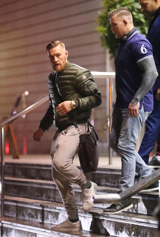  Conor McGregor kept fans waiting 63 hours for autographs while staying at the Lowry Hotel in Manchester