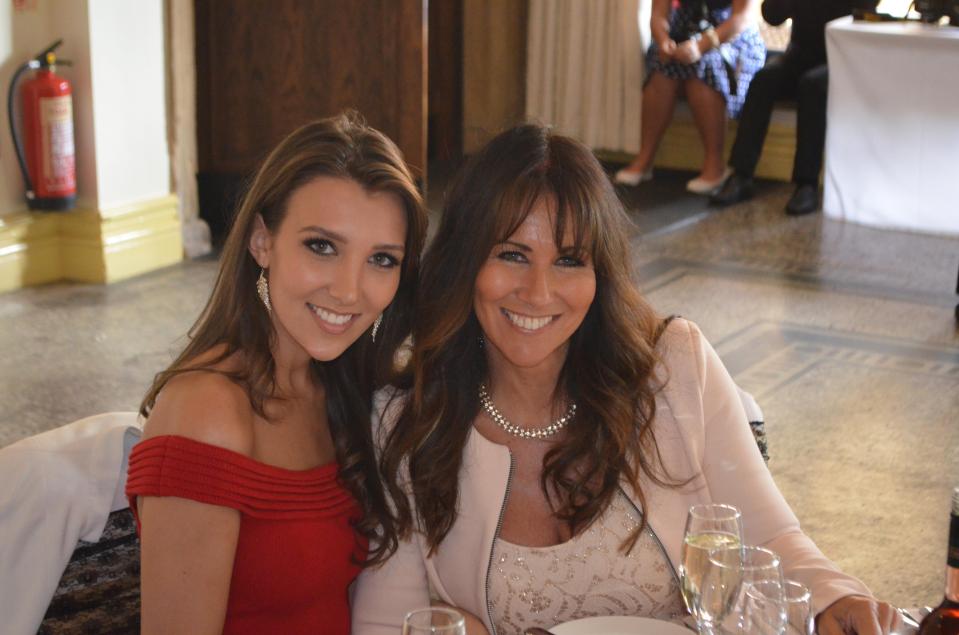  Linda with her singer daughter Lucy