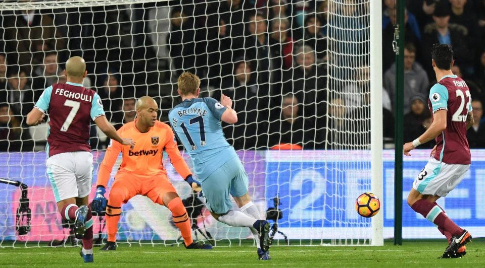  Kevin De Bruyne slots home into the bottom corner to fire City into an early lead