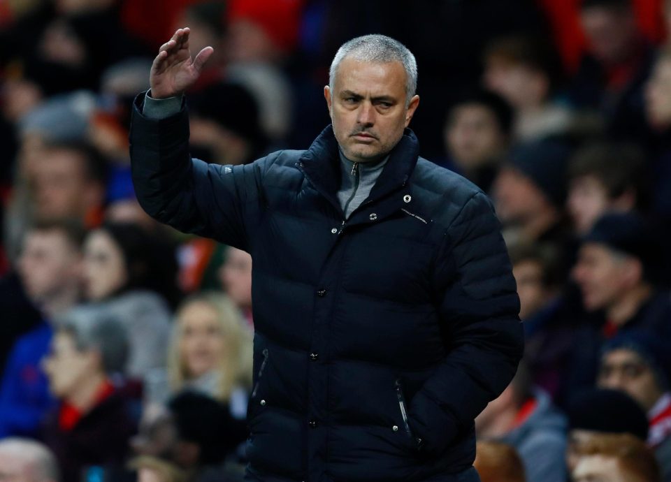  Jose Mourinho admits that some Old Trafford players find it difficult to live with the aura of playing forsuch a big club