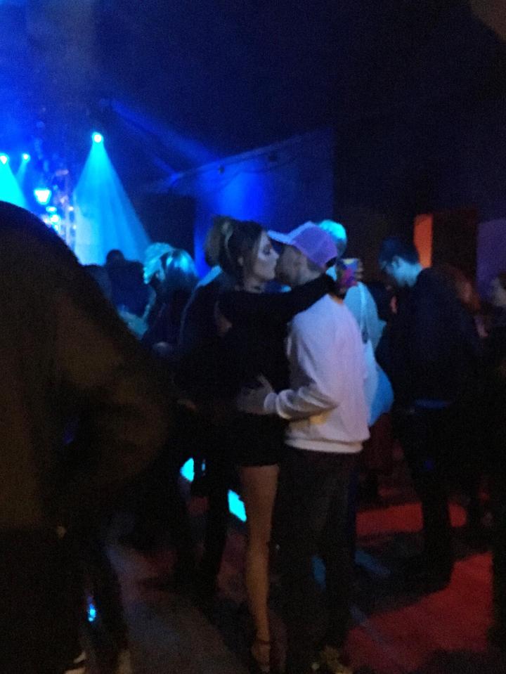  Charlotte and Bear kissed passionately during the MTV Brand New concert