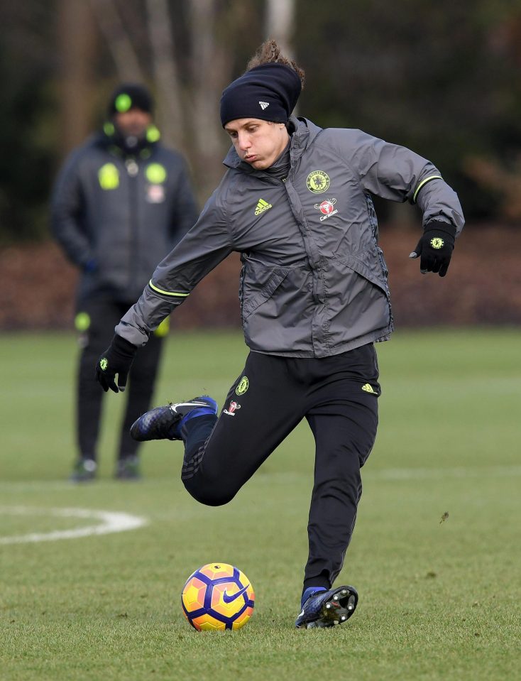  Free Kick King - David Luiz works on his technique following wonderstrike at Liverpool