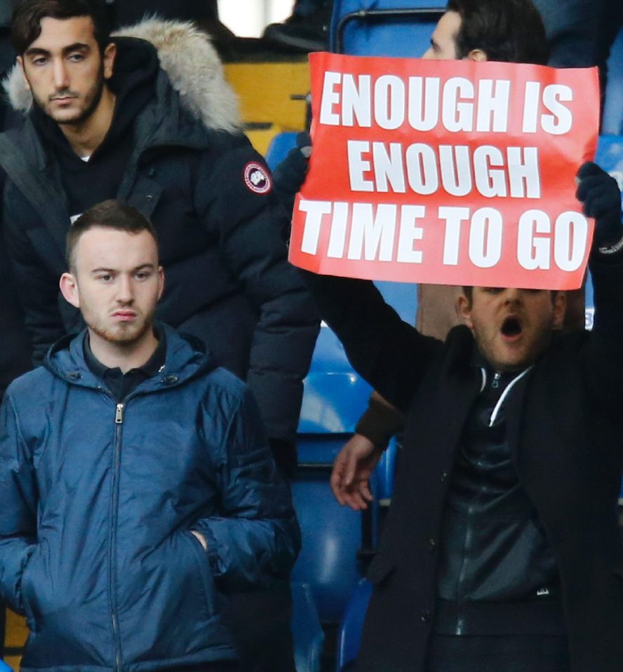  Some fans have vented their feelings towards Wenger