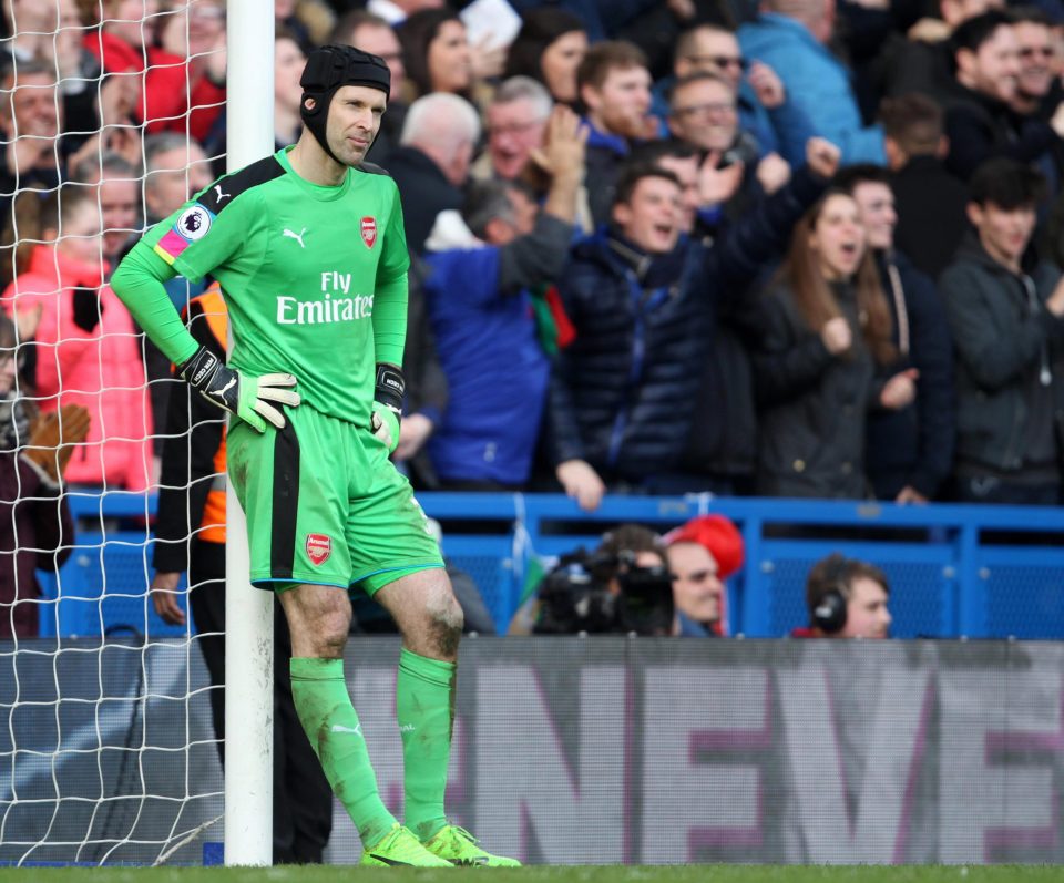  Petr Cech is one of the Arsenal players who has met in an effort to turn their season around