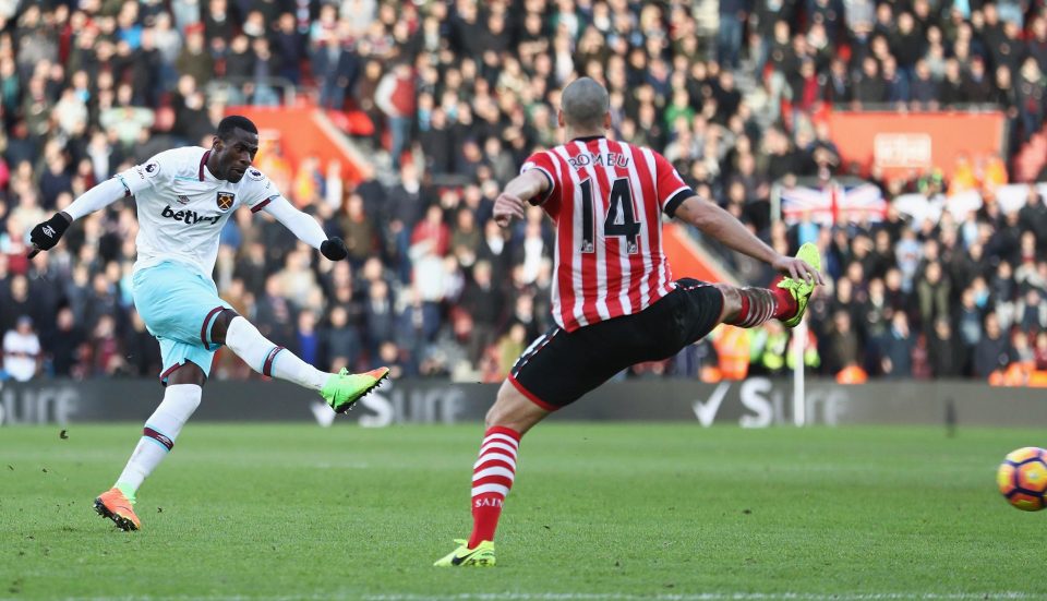  Pedro Obiang drives in a shot from long range that found the bottom corner to put West Ham in the lead