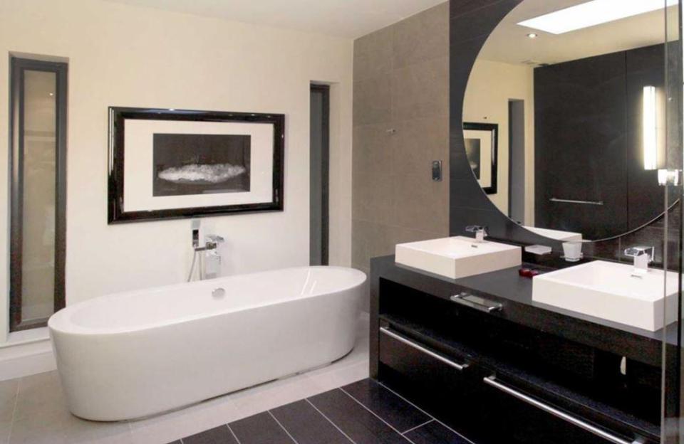  All of the bedrooms have en-suite bathrooms for the height of comfort and luxury