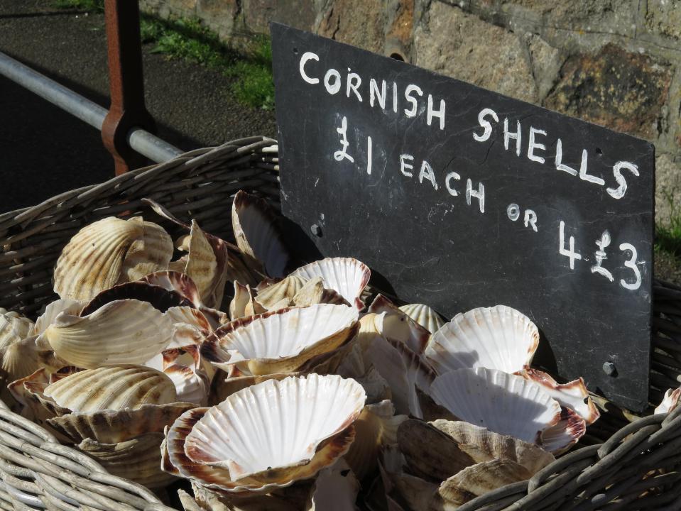  You can join other Poldark/Aidan Turner tourists buying sea urchins on the shore, collecting handmade shell souvenirs and taking endless pictures