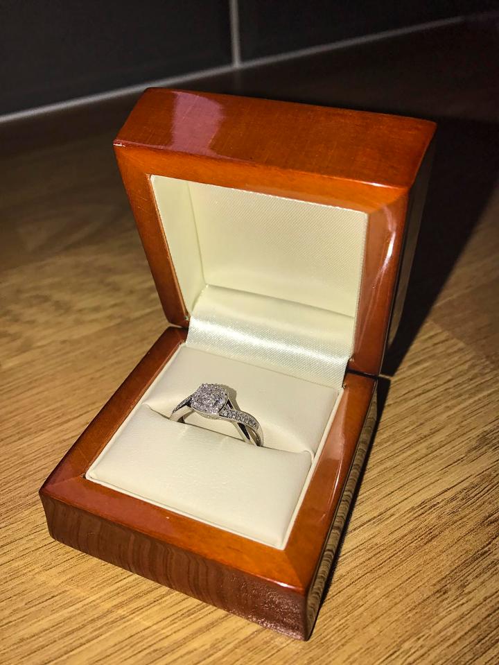  As well as getting the tattoo, Kevin also gave Jo this white gold and diamond ring