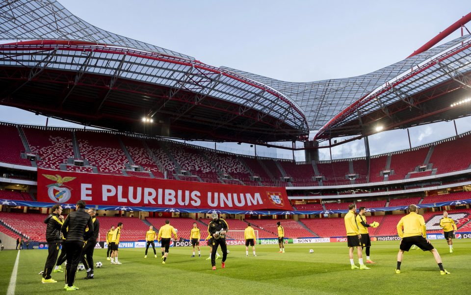  Borussia Dortmund train at the Estadio da Luz ahead of taking on Benfica